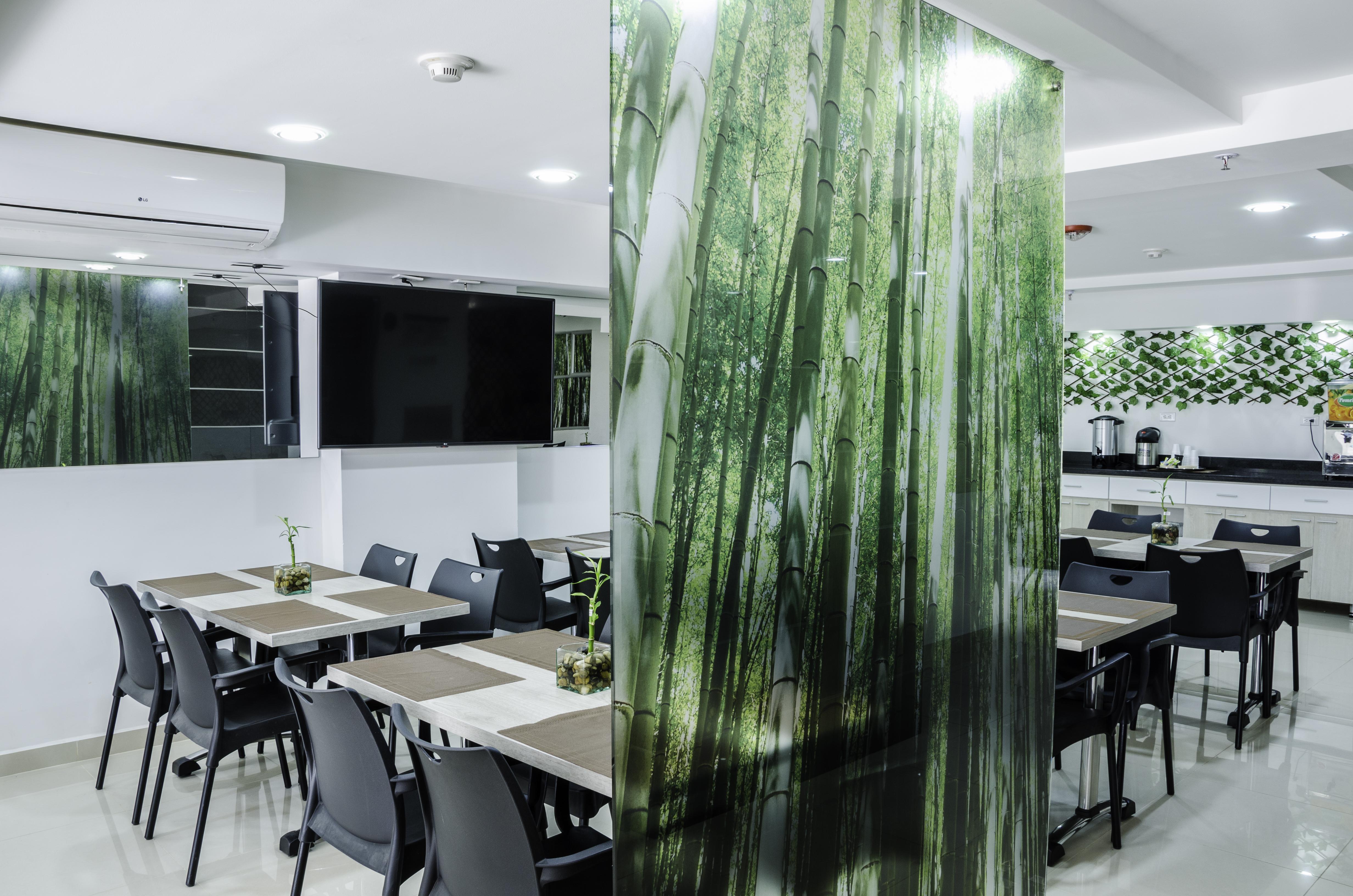 מדיין Hotel Laureles Plaza מראה חיצוני תמונה