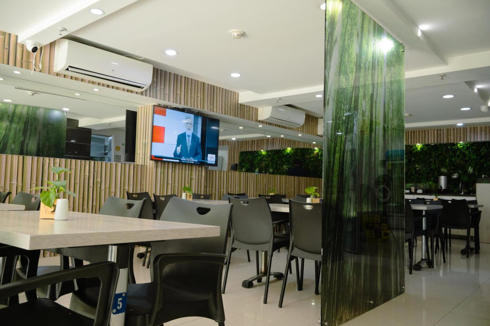 מדיין Hotel Laureles Plaza מראה חיצוני תמונה