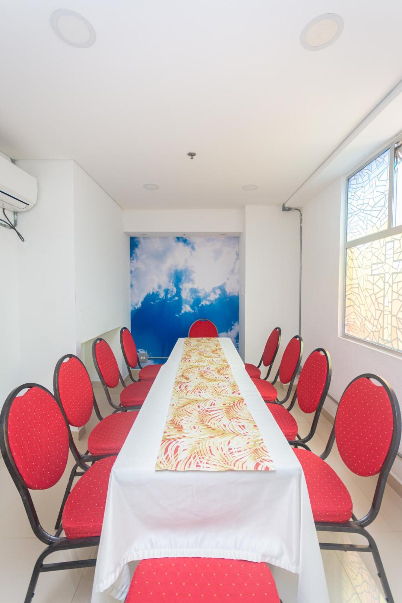 מדיין Hotel Laureles Plaza מראה חיצוני תמונה