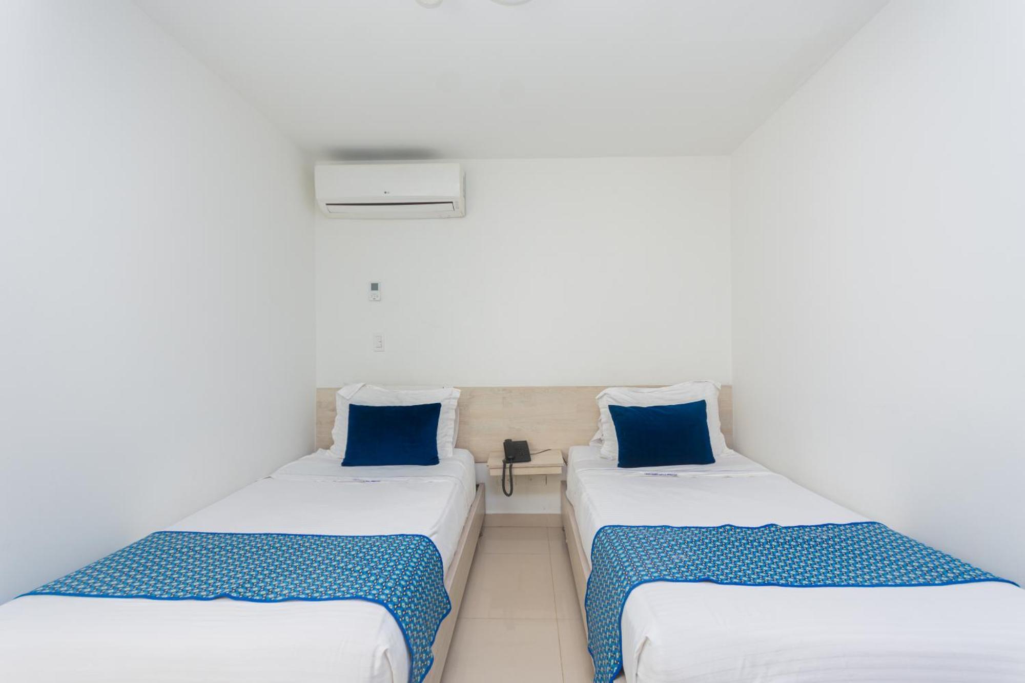 מדיין Hotel Laureles Plaza מראה חיצוני תמונה