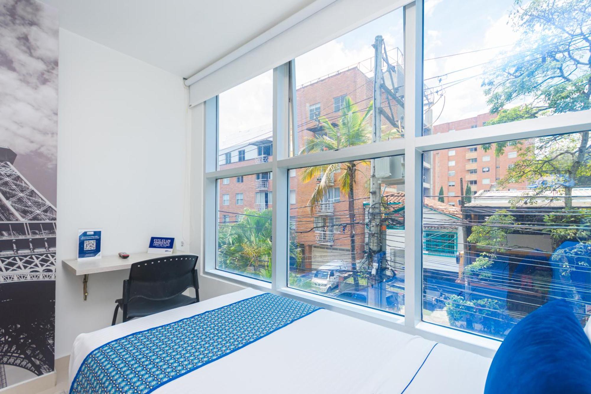 מדיין Hotel Laureles Plaza מראה חיצוני תמונה