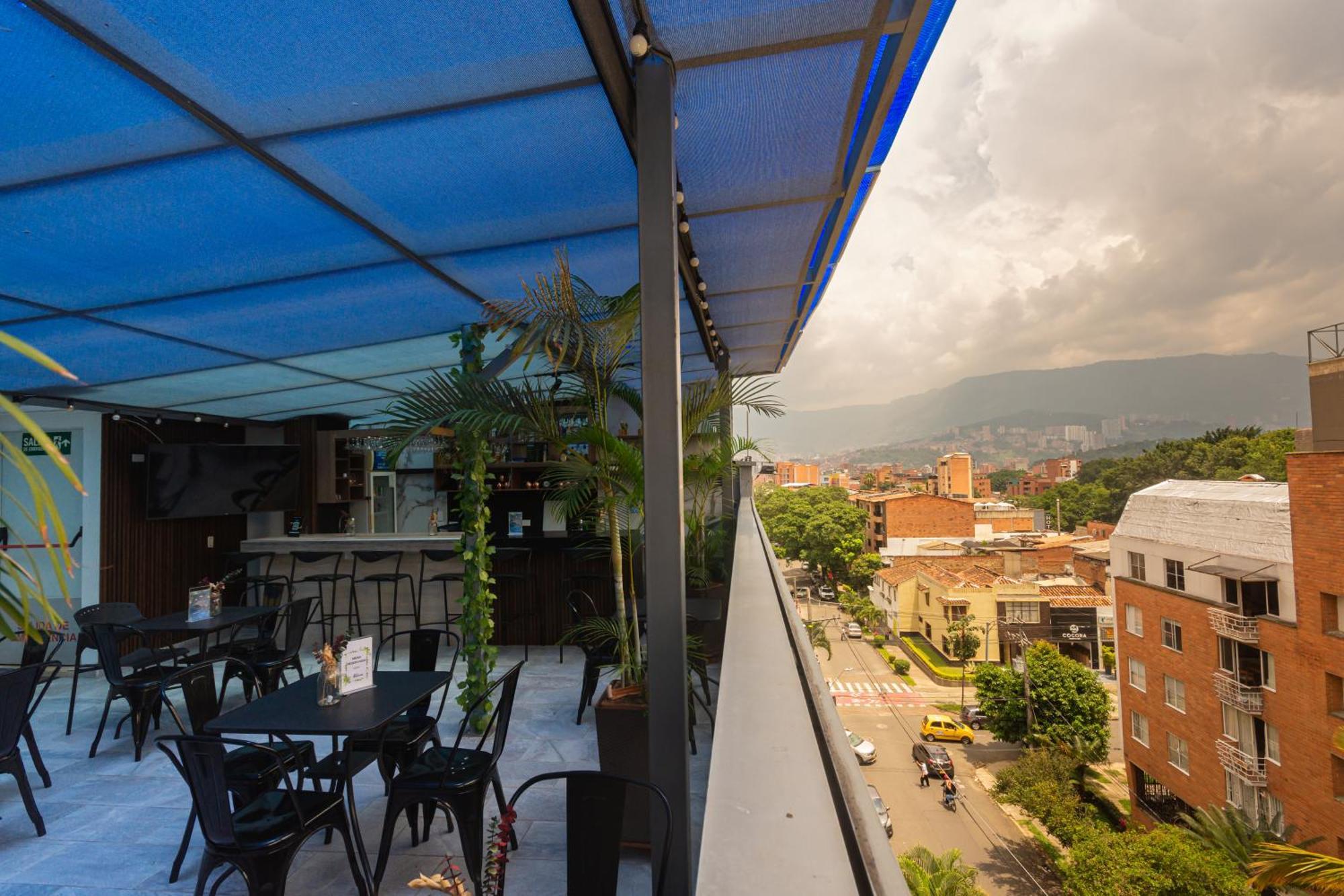 מדיין Hotel Laureles Plaza מראה חיצוני תמונה