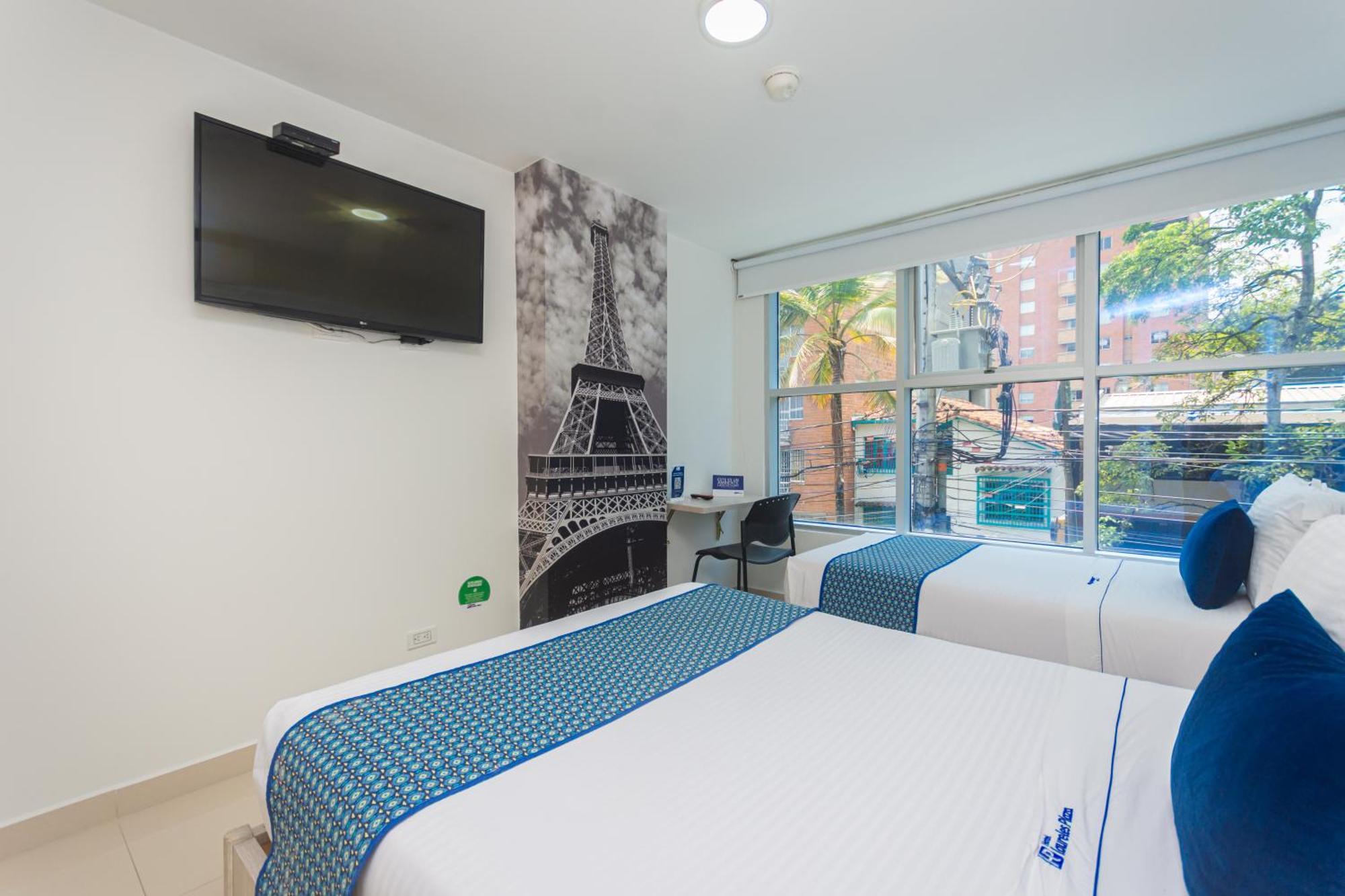מדיין Hotel Laureles Plaza מראה חיצוני תמונה