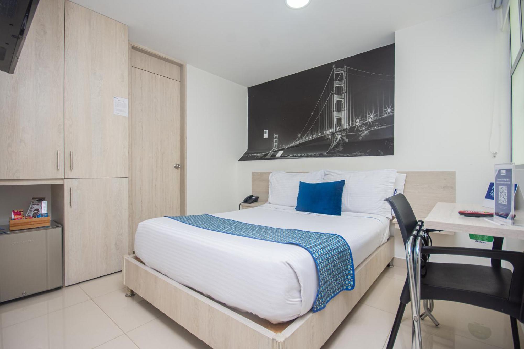 מדיין Hotel Laureles Plaza מראה חיצוני תמונה